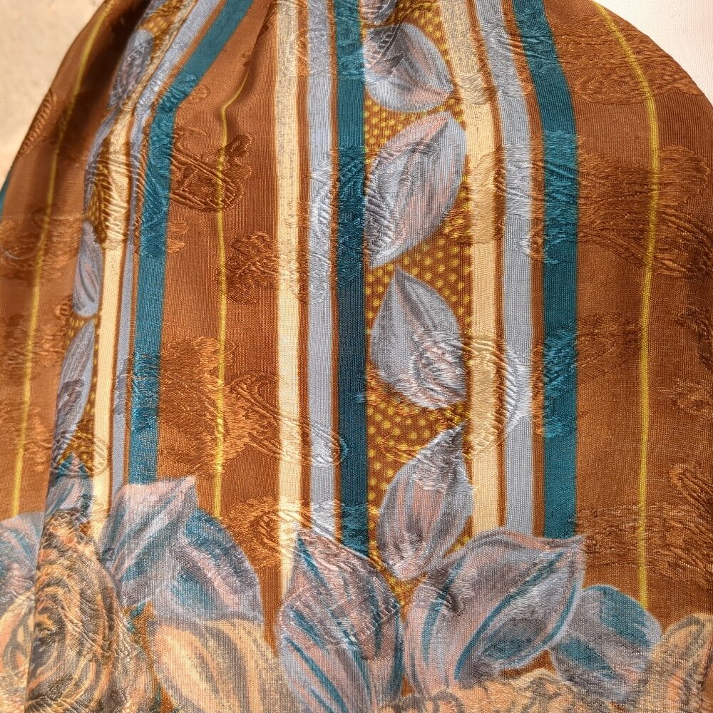 Beautiful Multi-Colored Fashion Scarf - Picture 3 of 5